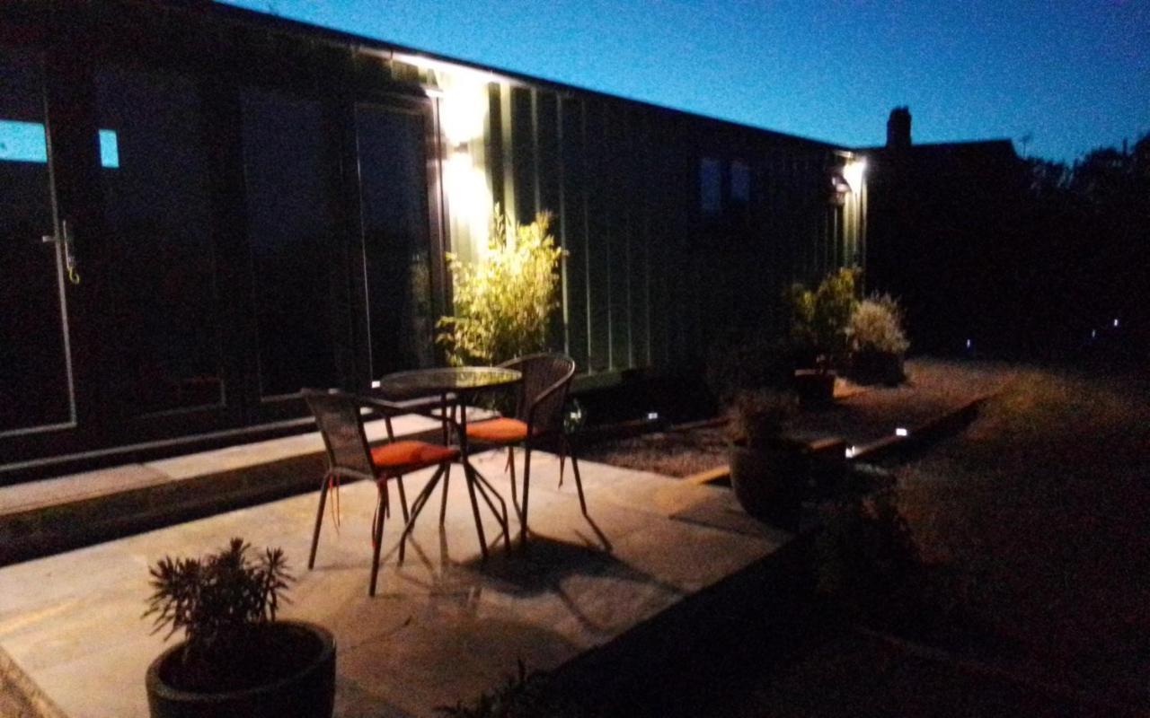 Sweet Pea Cabin Badsey Bagian luar foto