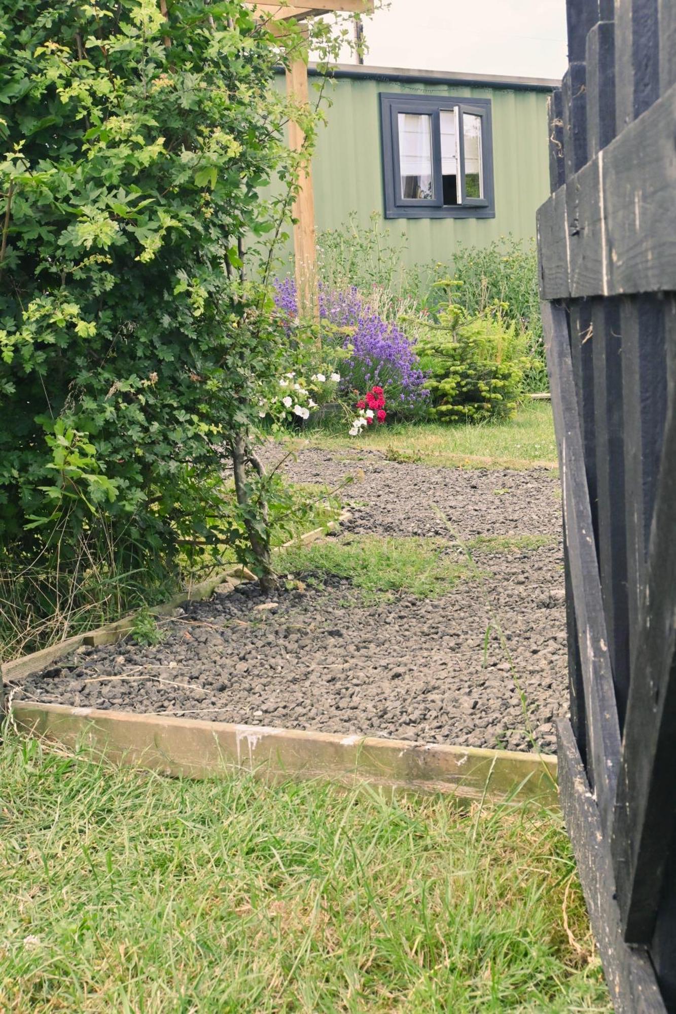 Sweet Pea Cabin Badsey Bagian luar foto